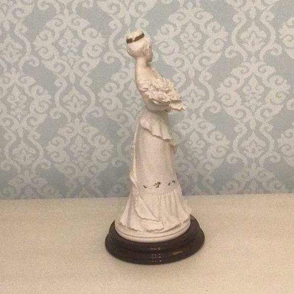 Giuseppe Armani Flower Bouquet figurine - Picture 2 of 6